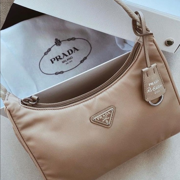 Prada bag 💜 - Picture 3 of 17